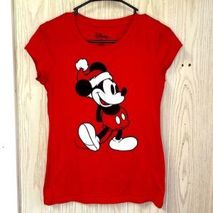 Disney Red Christmas Mickey shirt. Short sleeve size M-7-9 juniors.